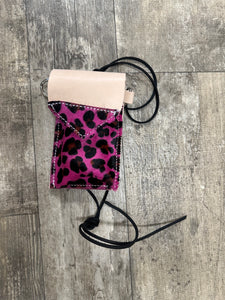 Phone pouch pink cheetah